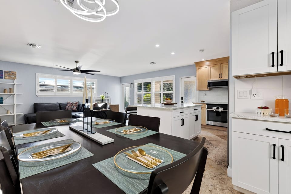 Open-concept great room with stylish contemporary finishes.