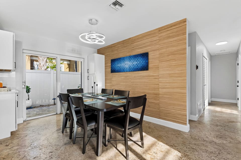 Dining table with seating for the whole group.