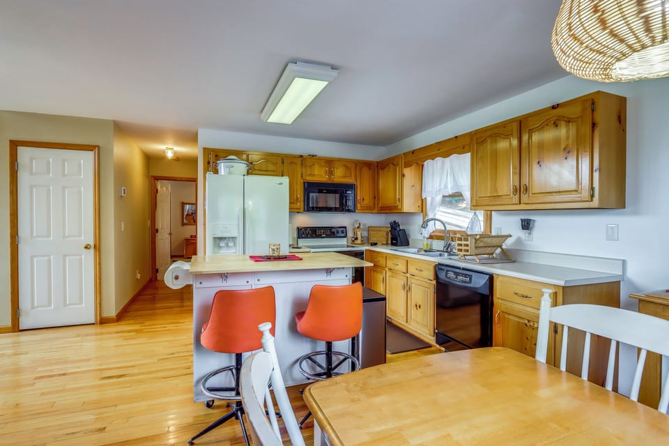 Dining Area | 1st Floor