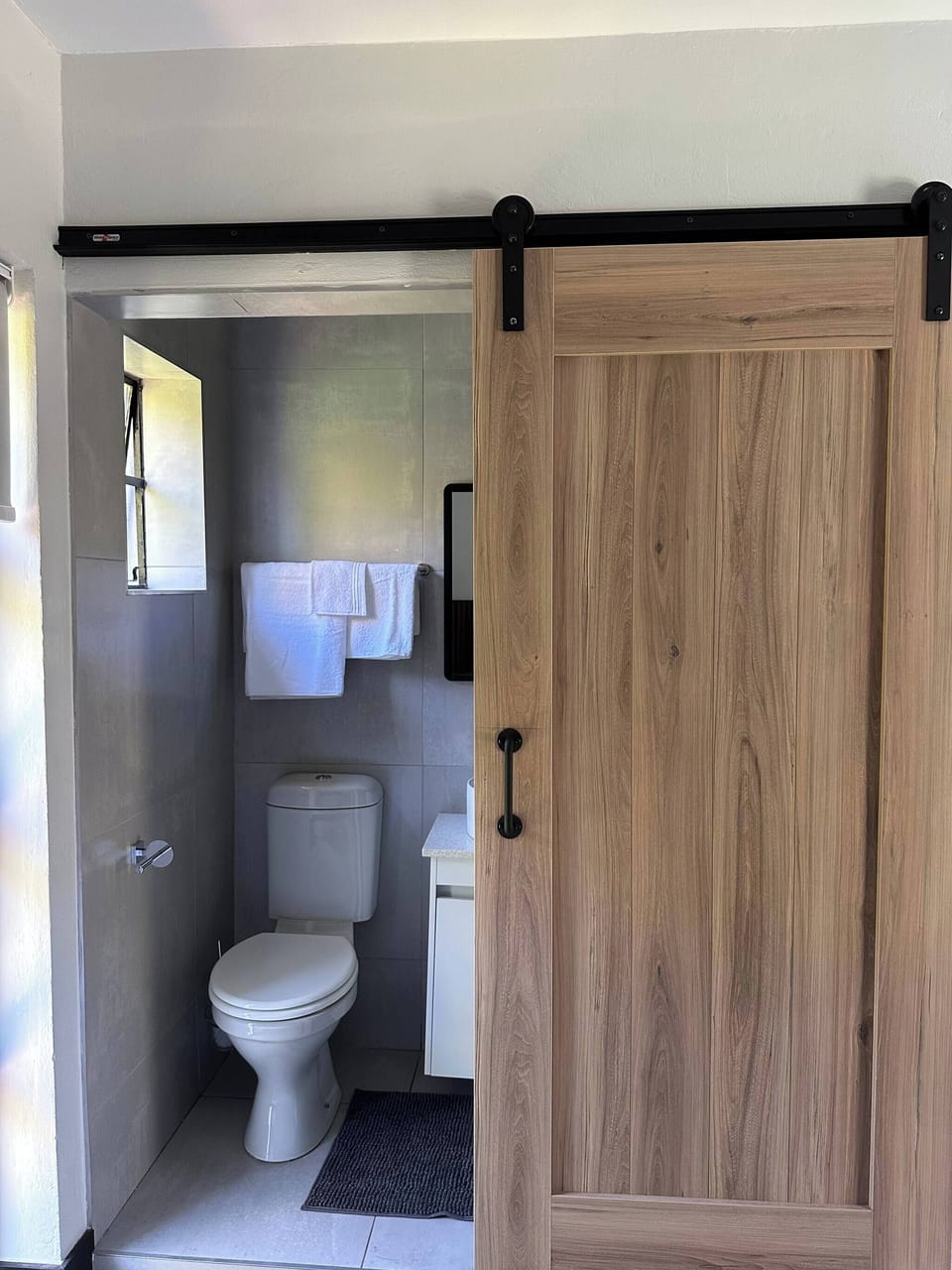 Room, 1 Bedroom, Patio | Bathroom