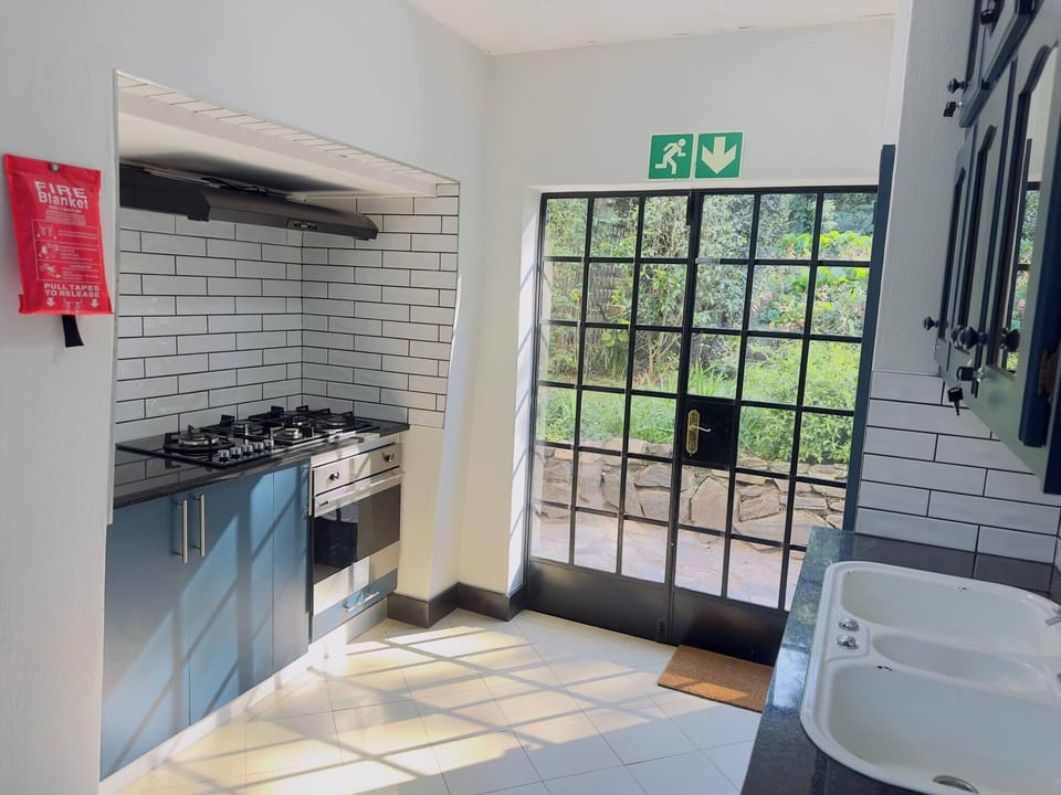 Room, 1 Bedroom, Patio | Private kitchen