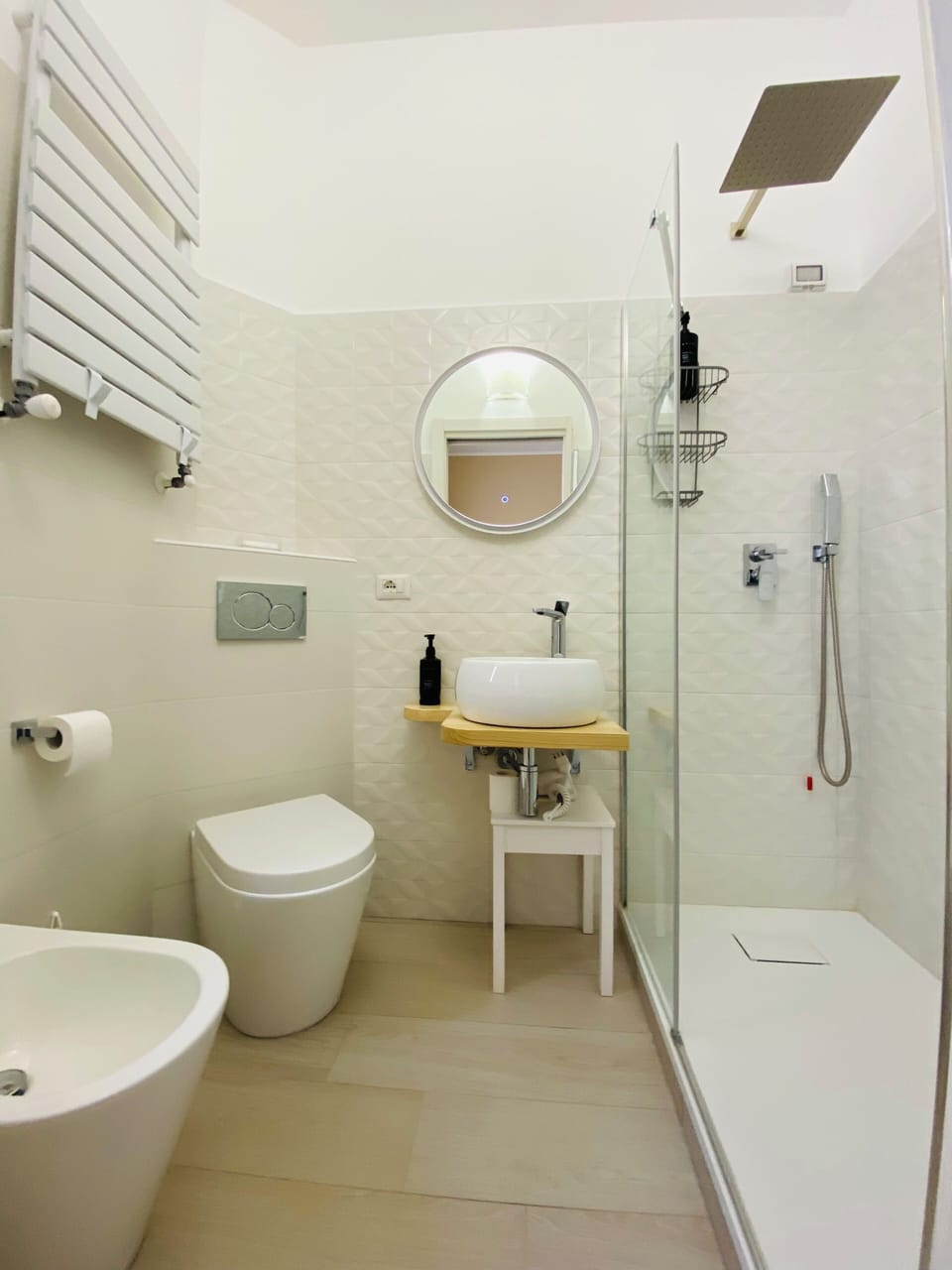 Shower, free toiletries, hair dryer, bidet