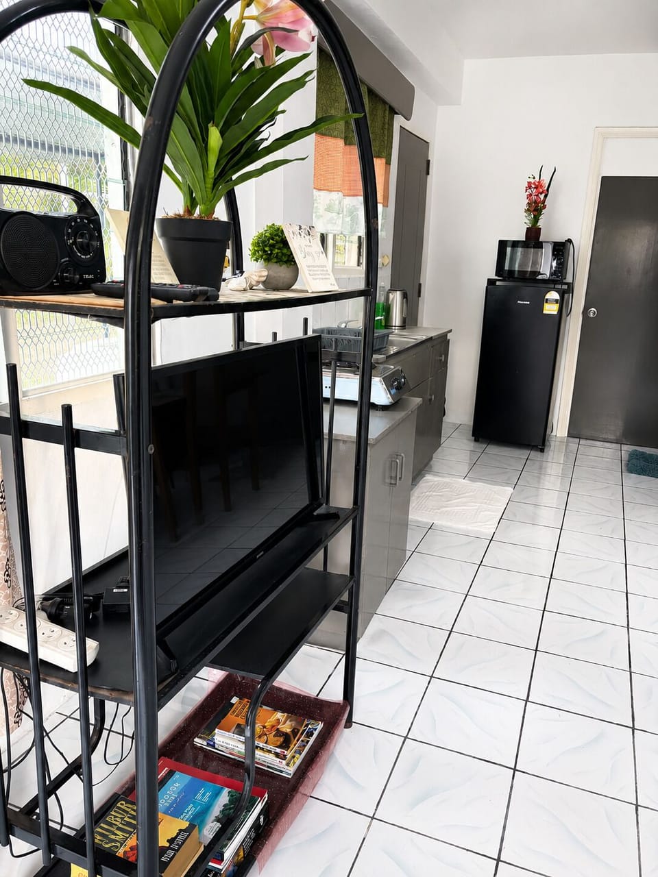 Economy Quadruple Room, Smoking, Courtyard View | Interior