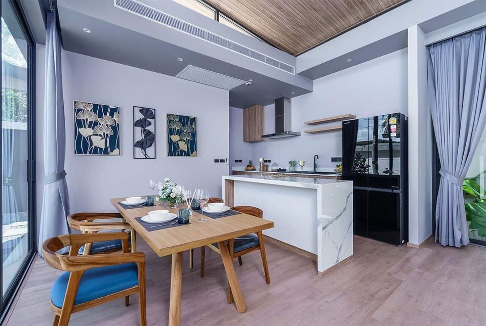 Luxury Villa, Air conditioning, Pool View | Dining