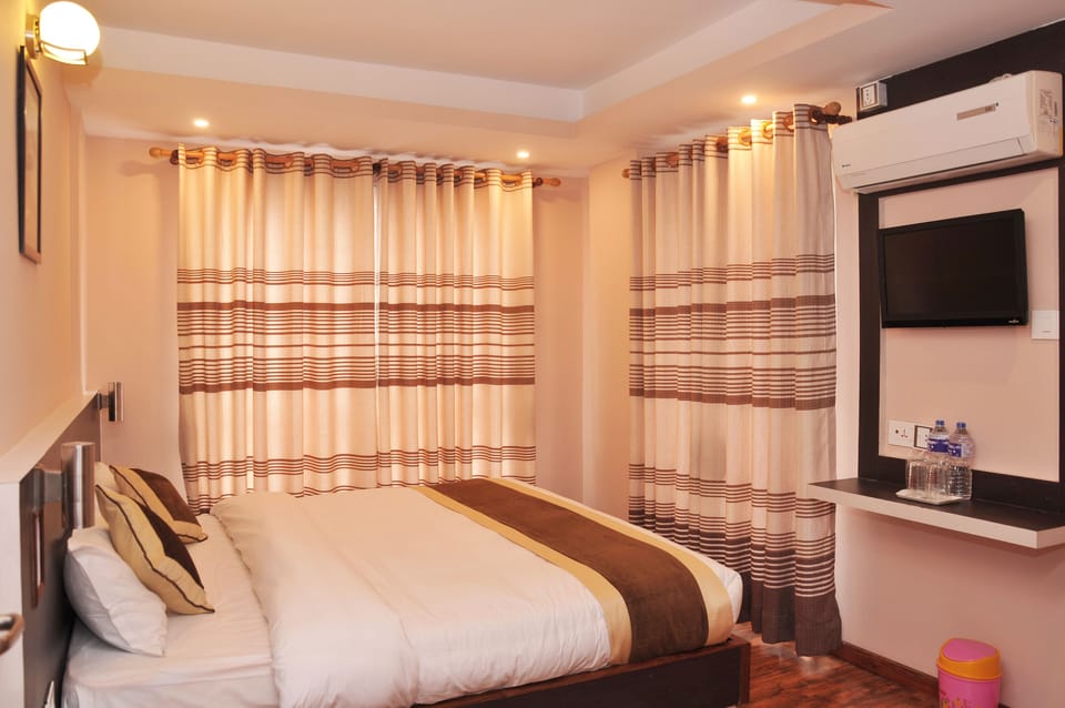 Deluxe Double Room | In-room safe, desk, laptop workspace, free WiFi