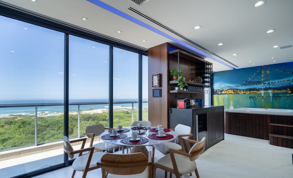 Basic Apartment | Dining
