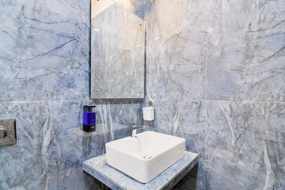 Classic Room | Bathroom