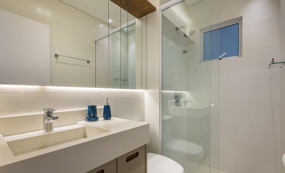 Basic Apartment | Bathroom | Shower