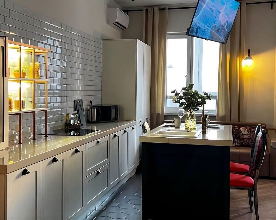 Comfort Apartment, Balcony, Mountain View | Dining