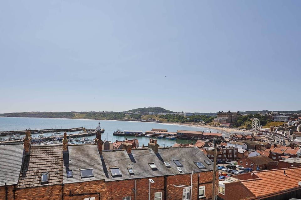 Casa Formentera, Scarborough - Host & Stay