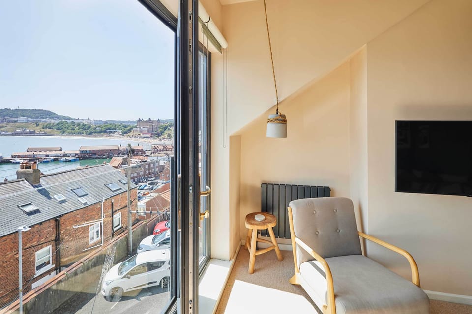 Casa Formentera, Scarborough - Host & Stay