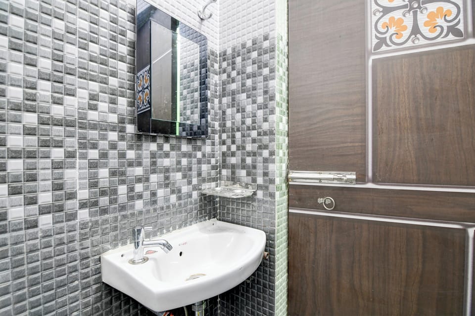 Classic Room | Bathroom