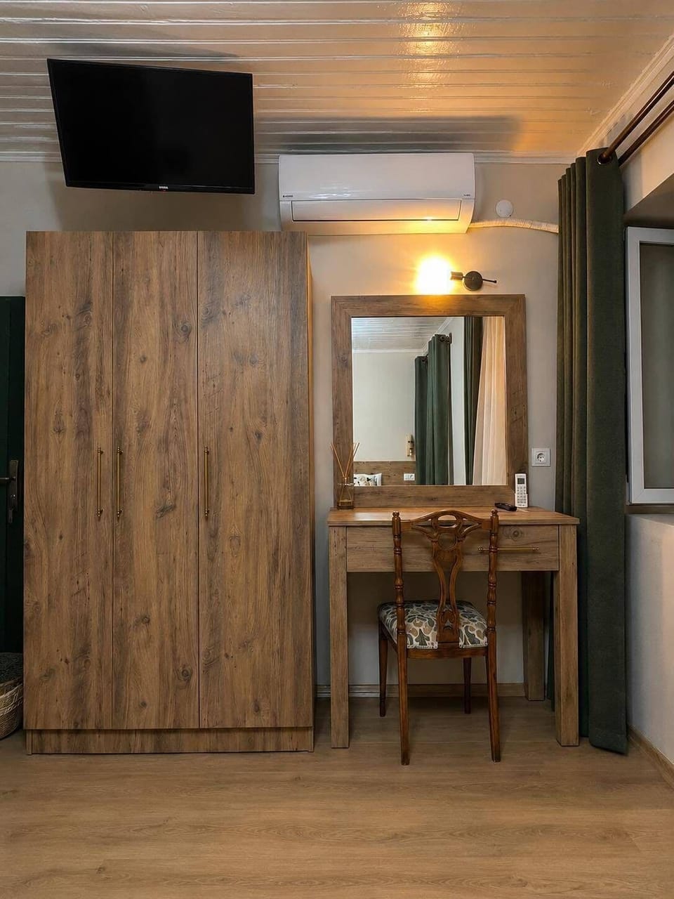 Deluxe Double Room | Interior