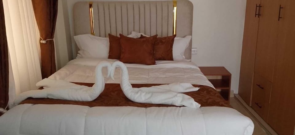 Superior Suite, City View | Desk, laptop workspace, blackout drapes, WiFi (free)