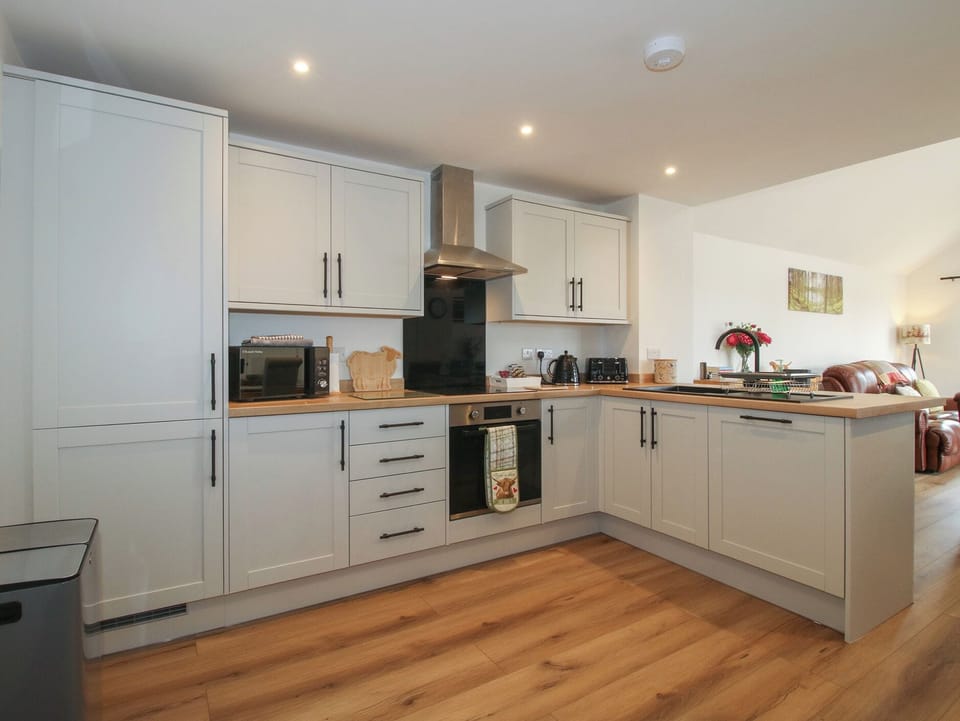 Dishwasher, cookware/dishes/utensils