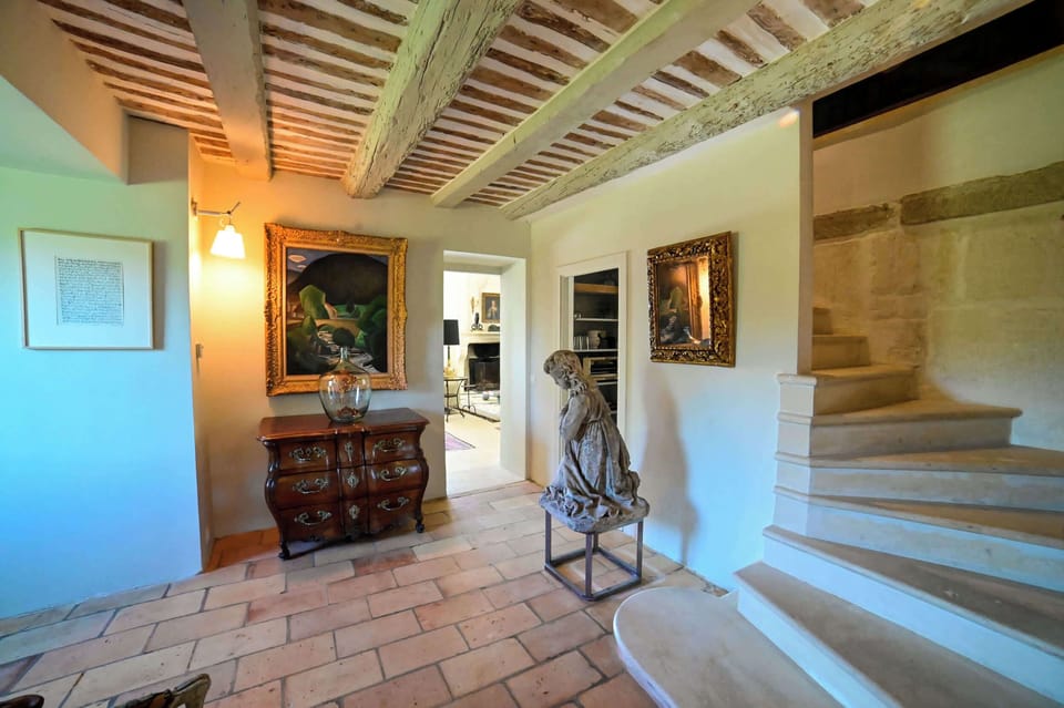 House | 5 bedrooms, high-speed internet