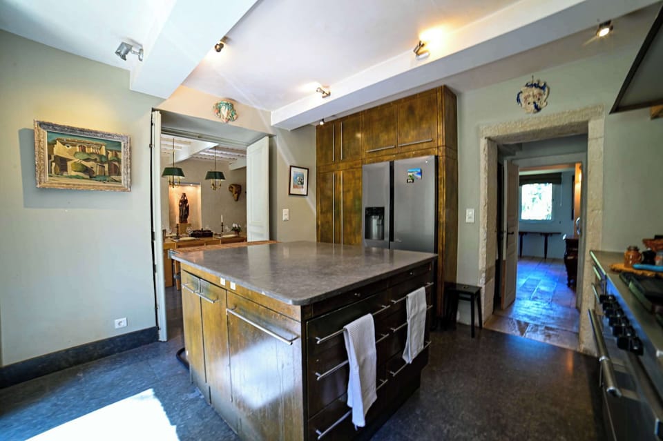 House | 5 bedrooms, high-speed internet