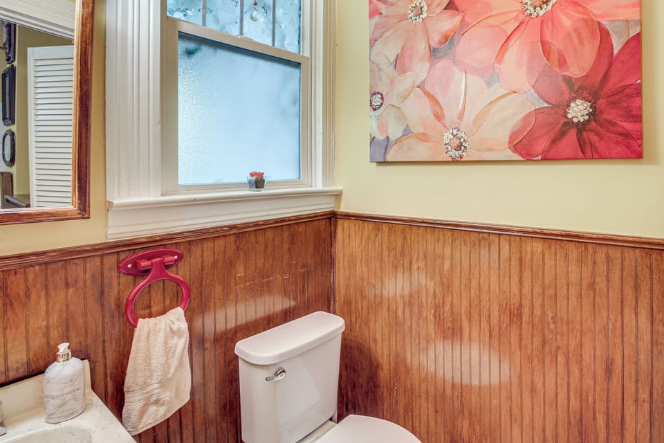 Walk to Bathhouse Row! Historic Gem w/ Yard Cottage in Hot Springs