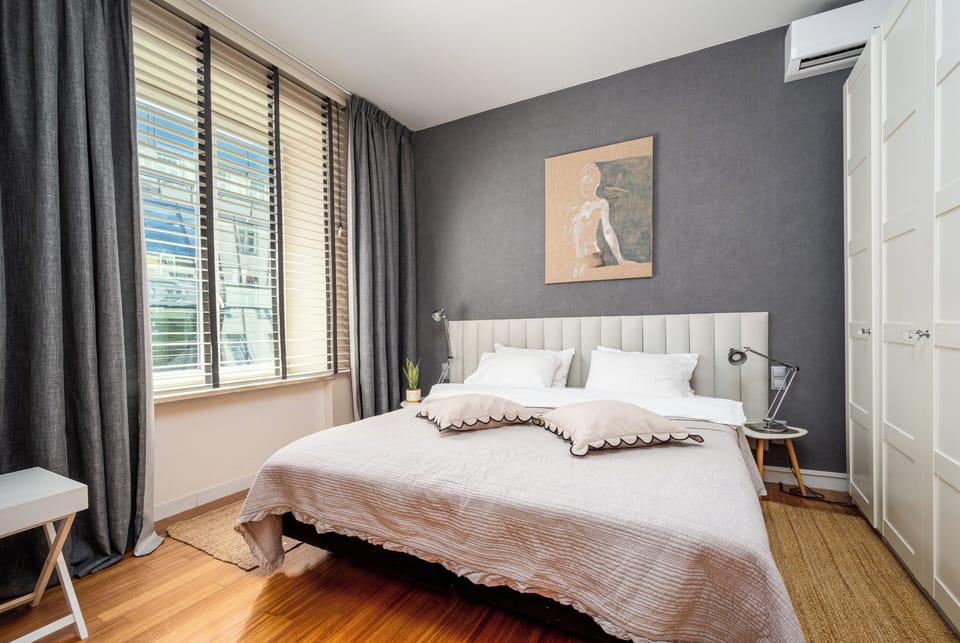 Apartment (15) | Iron/ironing board