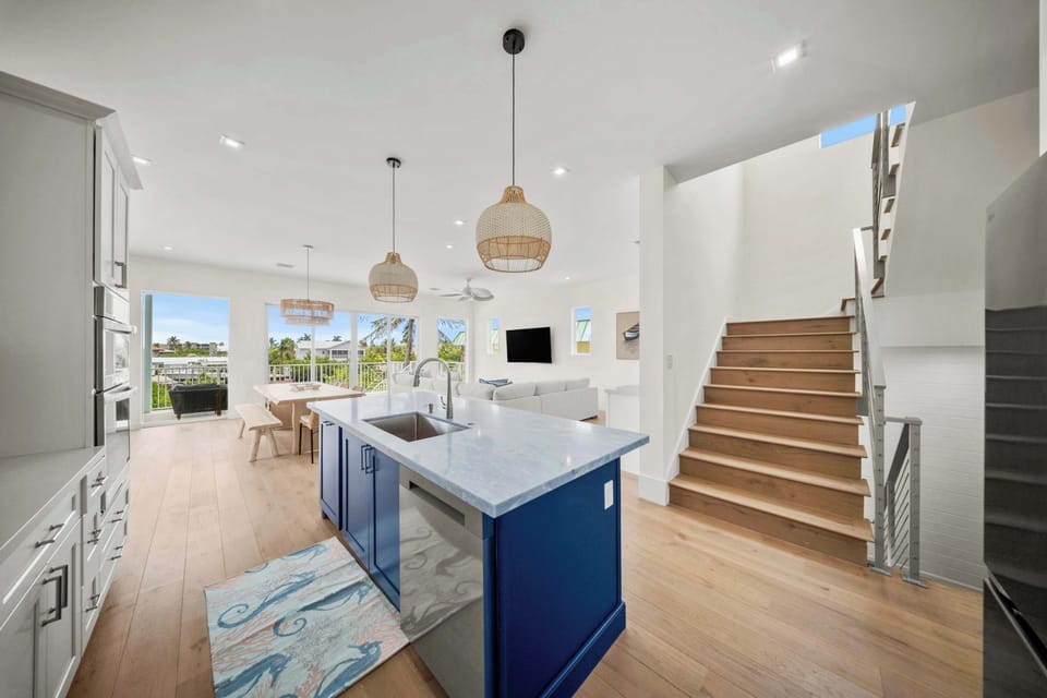 Brand new kitchen appliances and furniture overlooking the massive canal to cook your fresh catch of the day! Fully stocked kitchen for the chef of the day! 