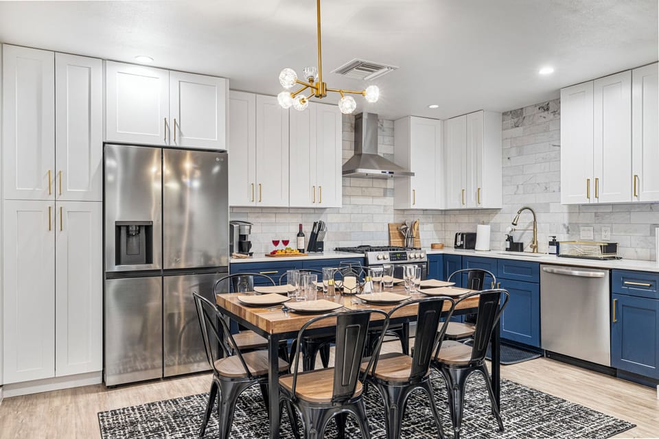 Elegant dining for memorable meals in a stylish, modern kitchen!