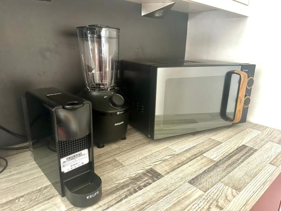 Superior Apartment, 2 Bedrooms, Balcony, Sea View | Microwave