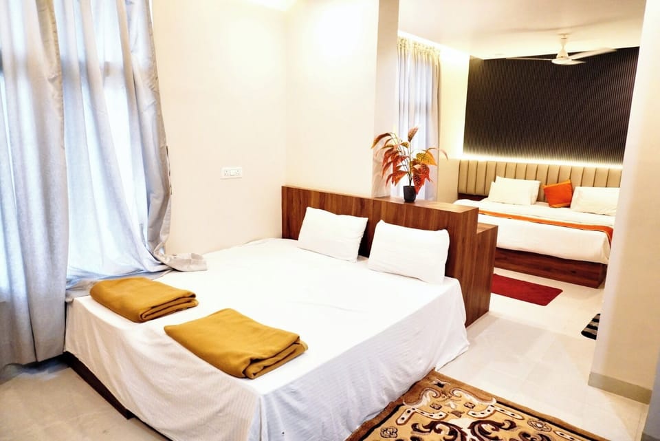 Deluxe Twin Room, City View | Bed sheets