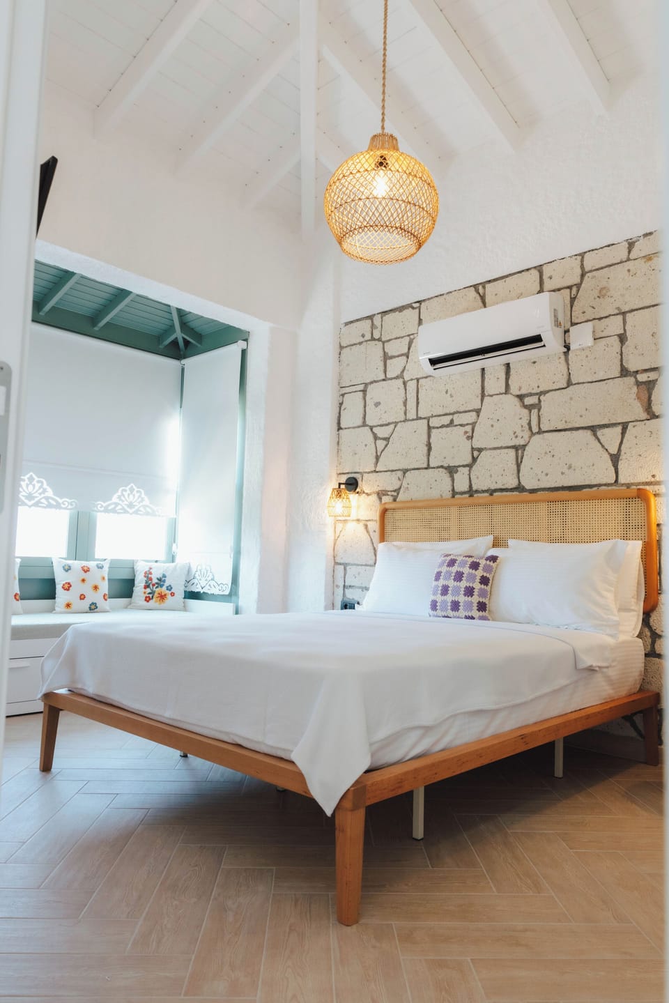 Deluxe Double Room, Garden View | Minibar, WiFi (free)