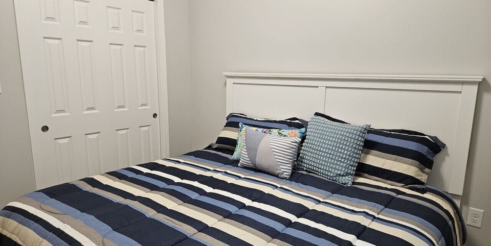 Bedroom 1- King Bed
