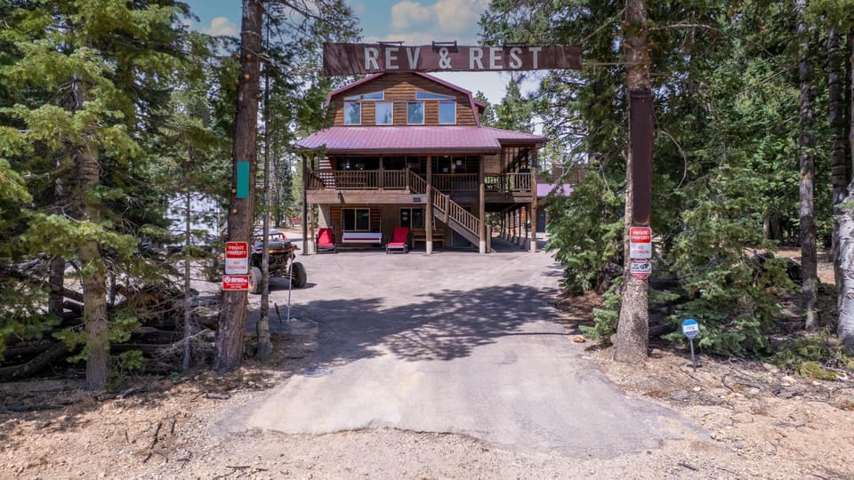 Easy Year-Round Access • Ample Trailer Parking