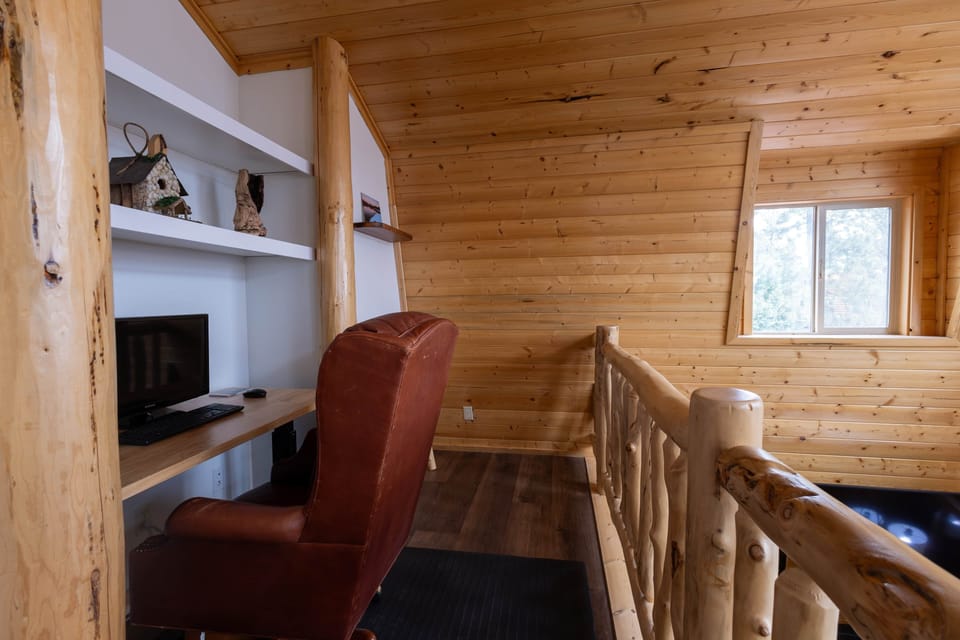 Dedicated Workspace • Work With a Mountain View