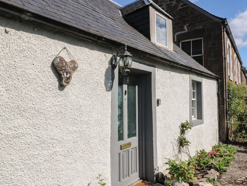 Cottage | Exterior detail
