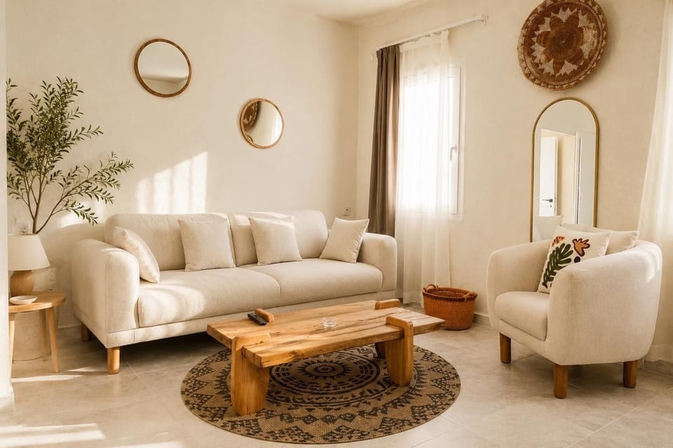 Family Room, Balcony, Mountain View | WiFi (free), bed sheets