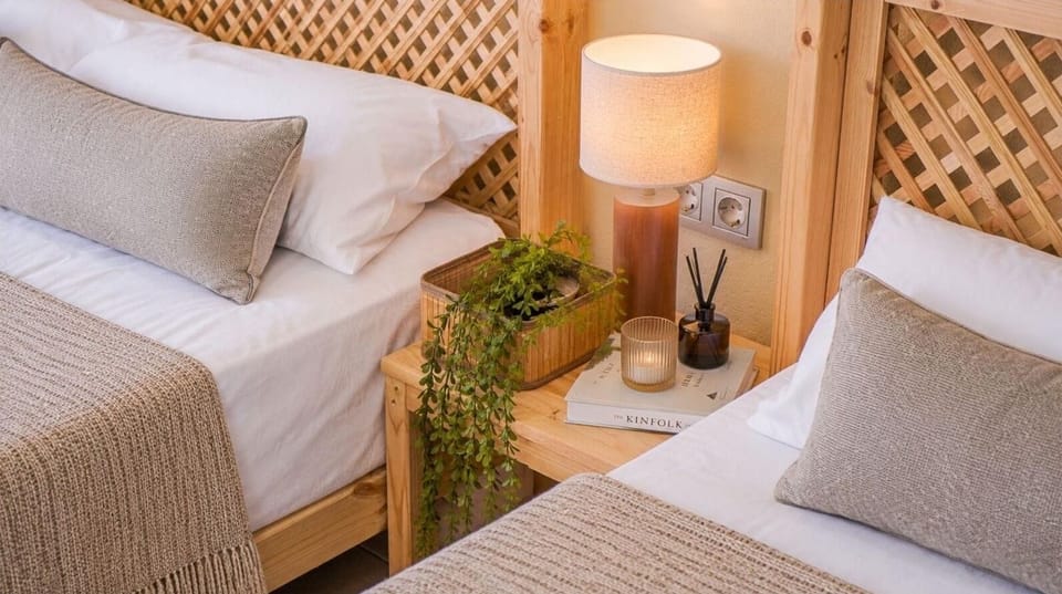 Family Room, Balcony, Mountain View | WiFi (free), bed sheets