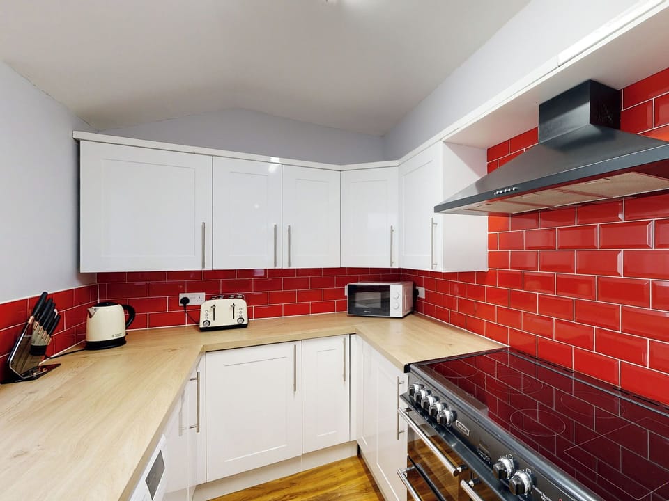 Dishwasher, cookware/dishes/utensils