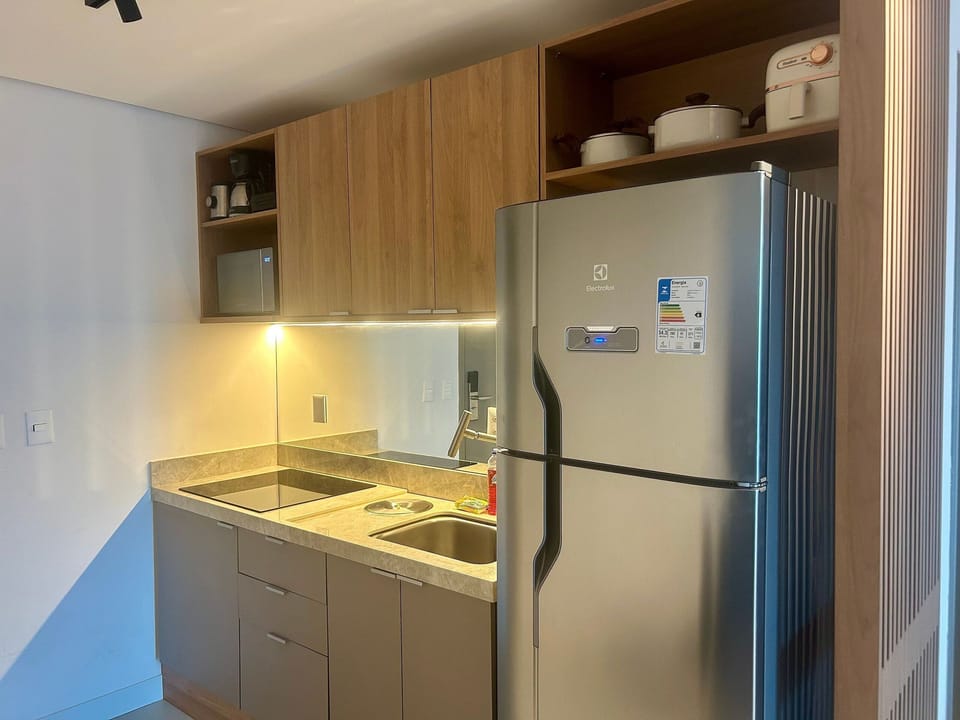 Deluxe Studio | Private kitchen | Espresso maker, full-size fridge, microwave, toaster