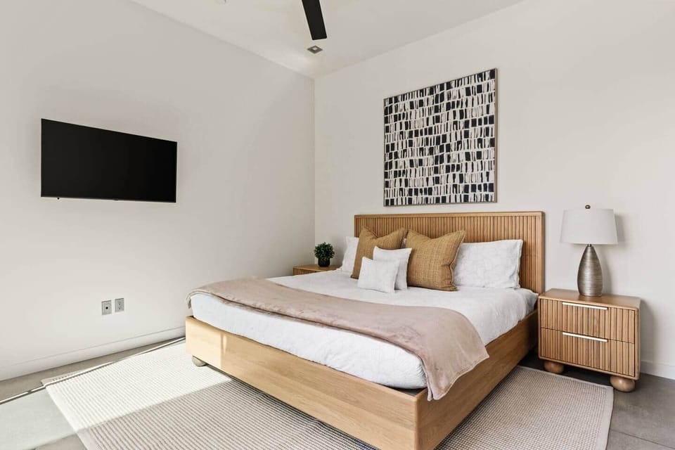 Secondary bedroom has a smart TV for those who want to netflix before bed