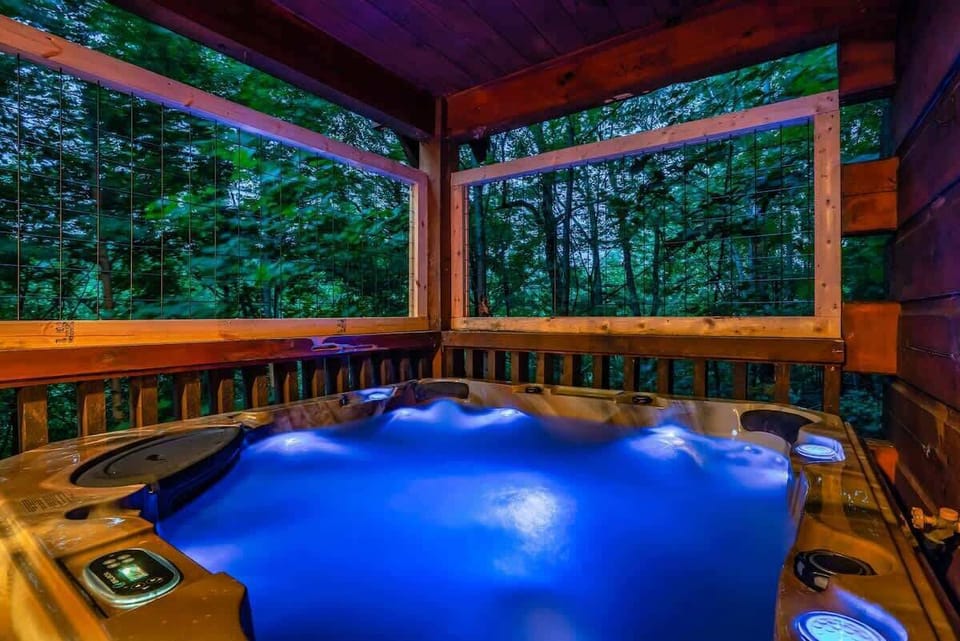 Indoor spa tub