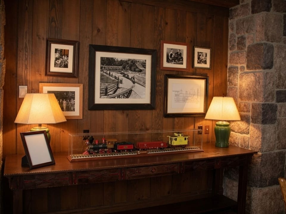 Carolwood Pacific Room • Model Trains