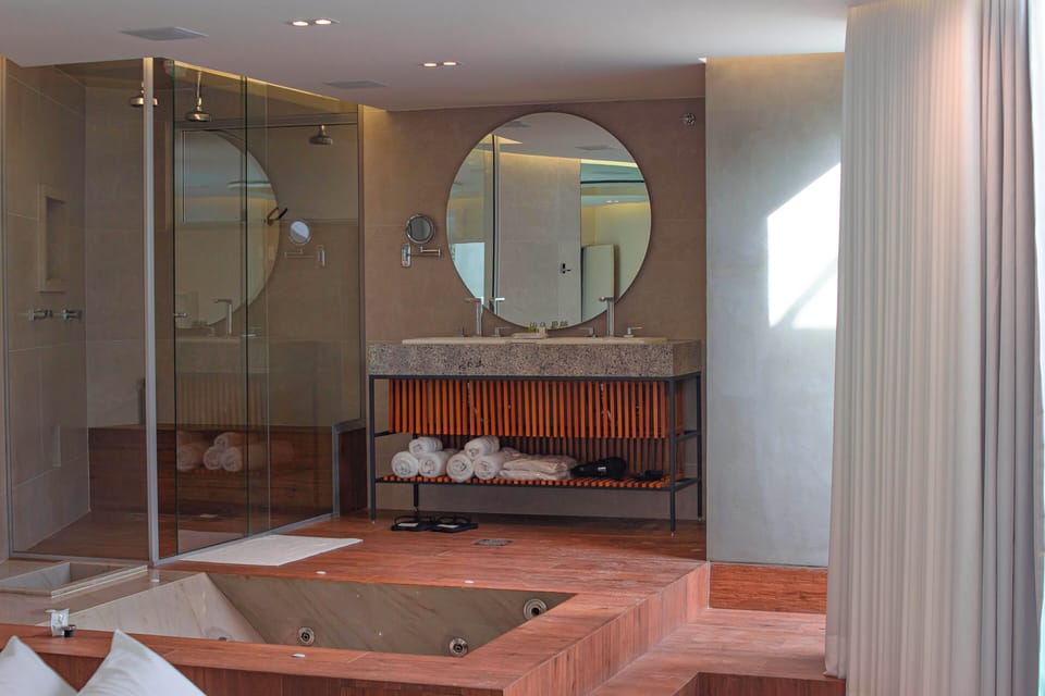 Luxury Suite, Lanai | Spa