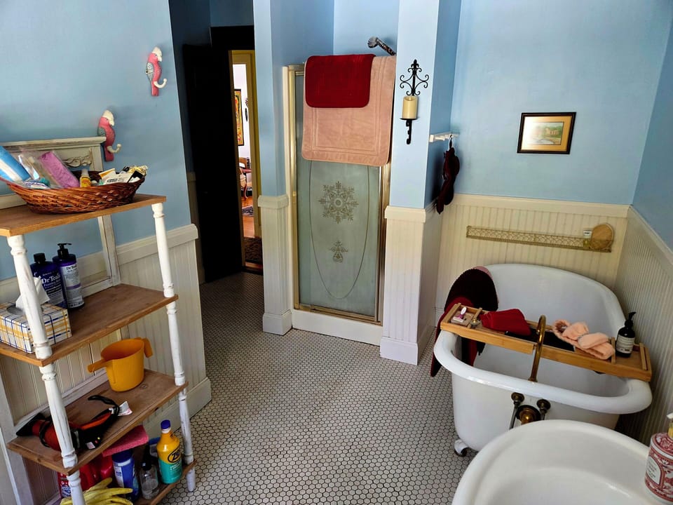 Family Double Room, Mountain View | Bathroom | Hair dryer, towels, soap, shampoo