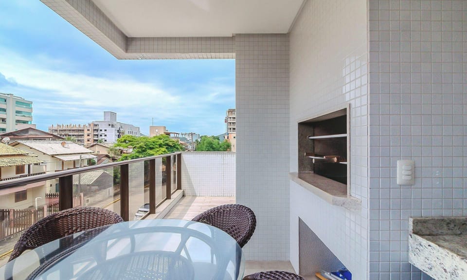 Basic Apartment | Outdoor dining