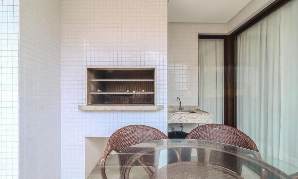 Basic Apartment | Dining
