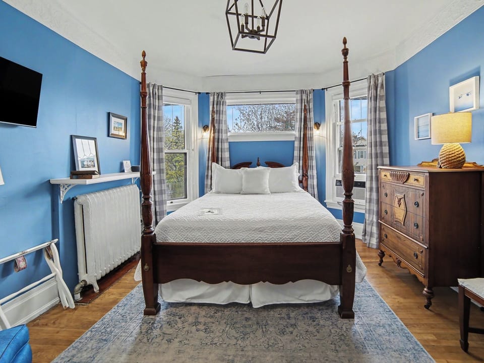 The Carpenter Room | Premium bedding, blackout drapes, iron/ironing board, free WiFi