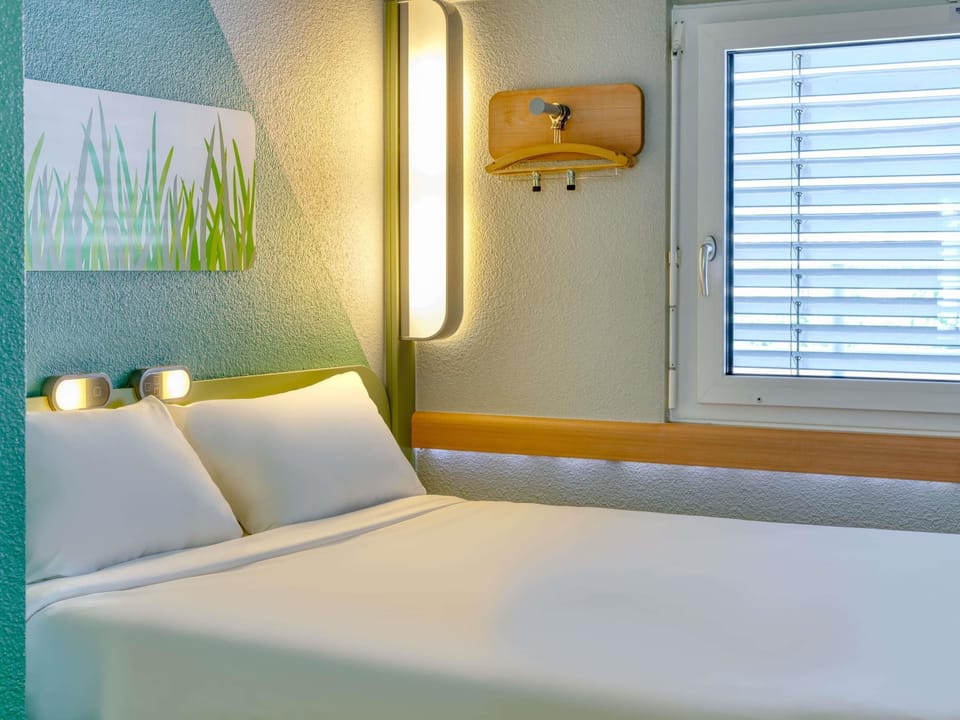 Double Room, 1 Double Bed | In-room safe, desk, laptop workspace, soundproofing