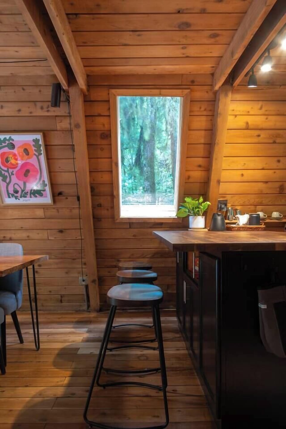 Seating at the kitchen island