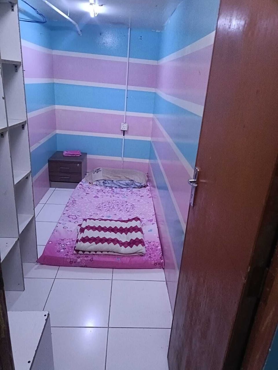 WiFi (free), bed sheets