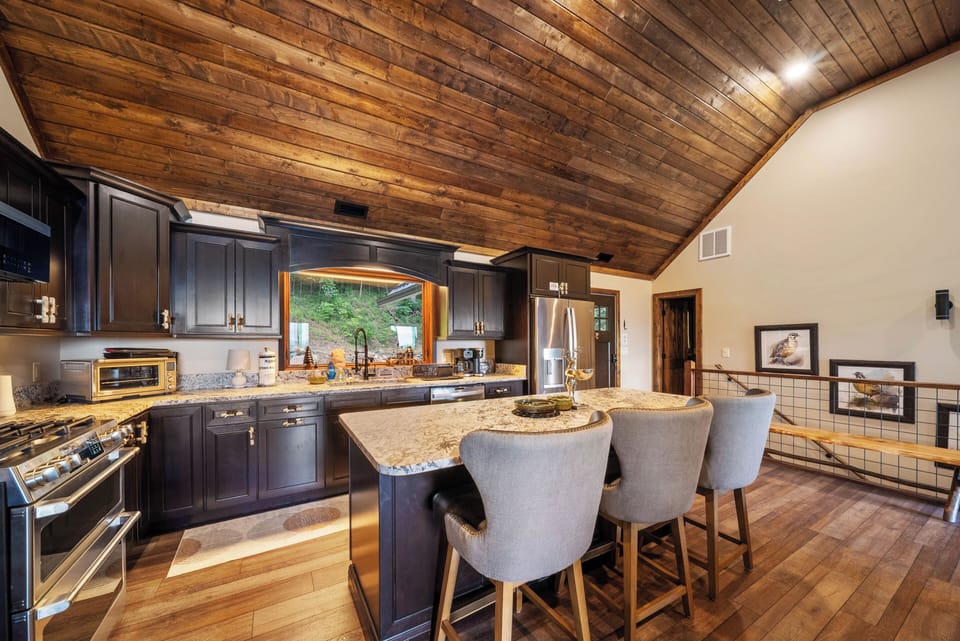 Exquisite Chef's Kitchen