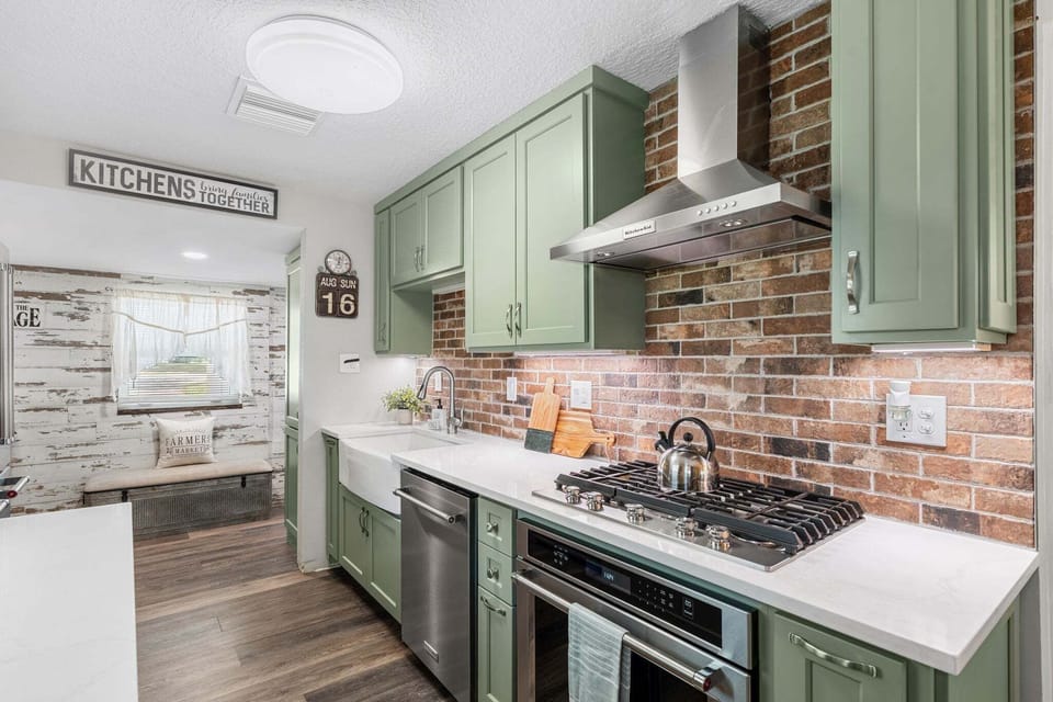 Fully equipped kitchen with everything you need to make your favorite meals