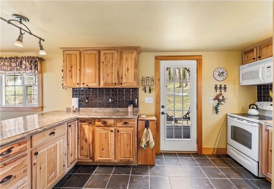 Everything is here for you to make meals during your stay!
